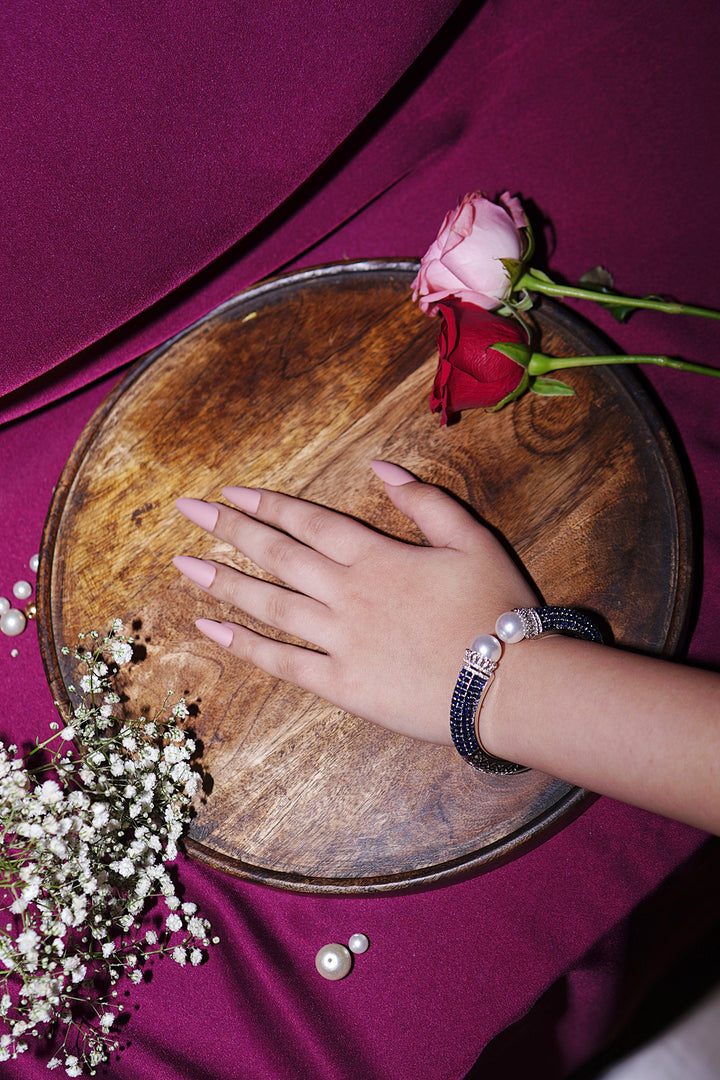 Hamsana Party Sleek Diamond Pearl Bracelet