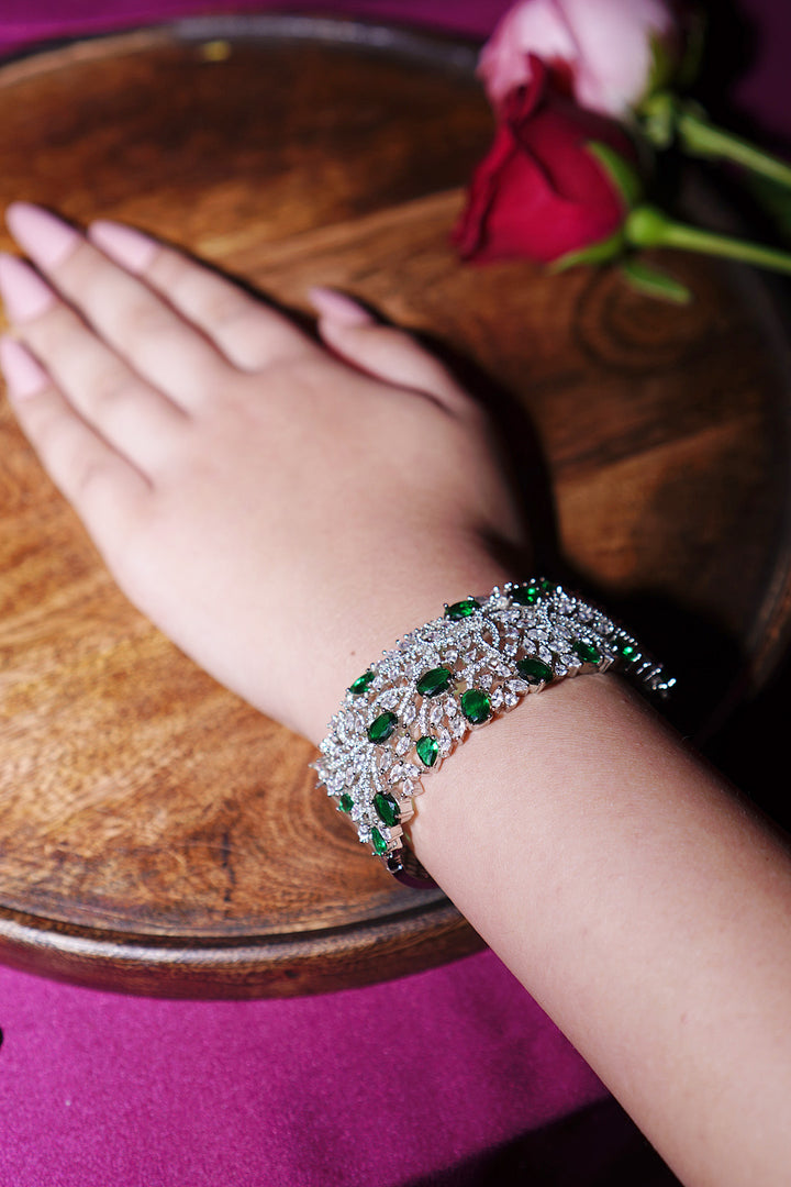 Lustre Loop Openable Diamond Bracelet