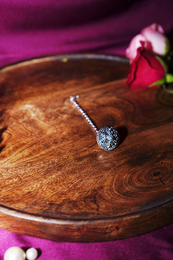 Gauri Gujarati Silver Sleek Bodla Maangtika