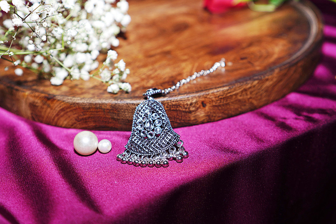 Trinetri Gujarati Silver Sleek Maangtika