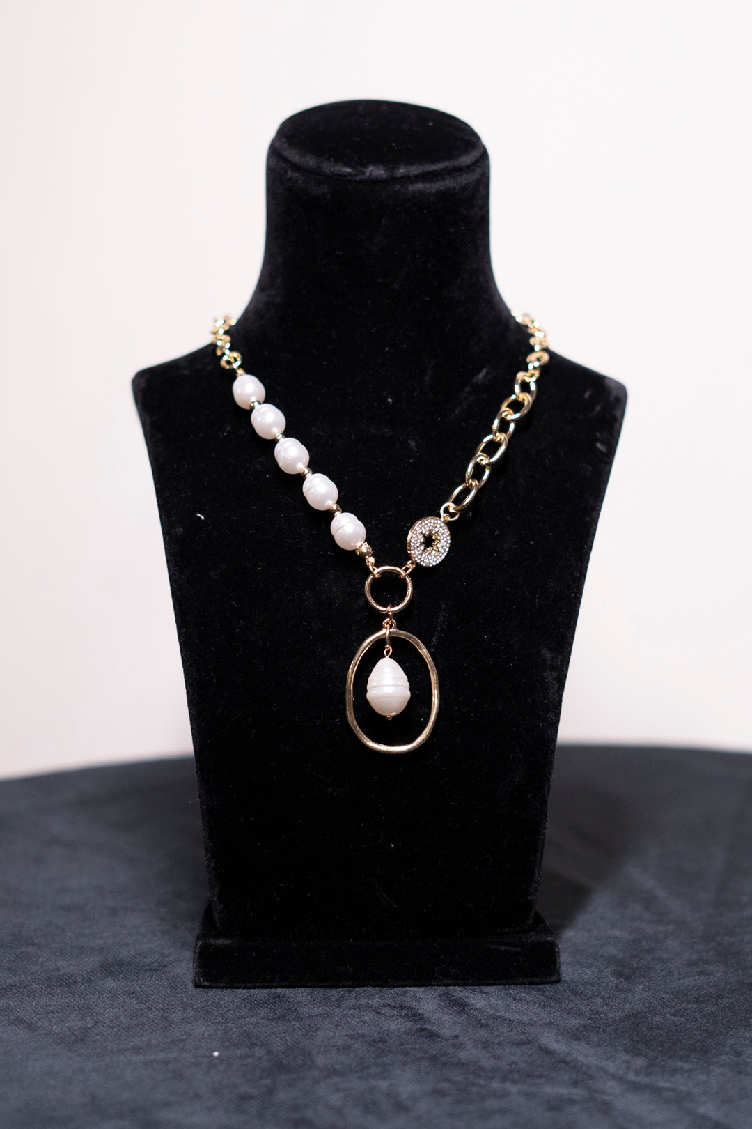 Coarlbeads Pearl Necklace