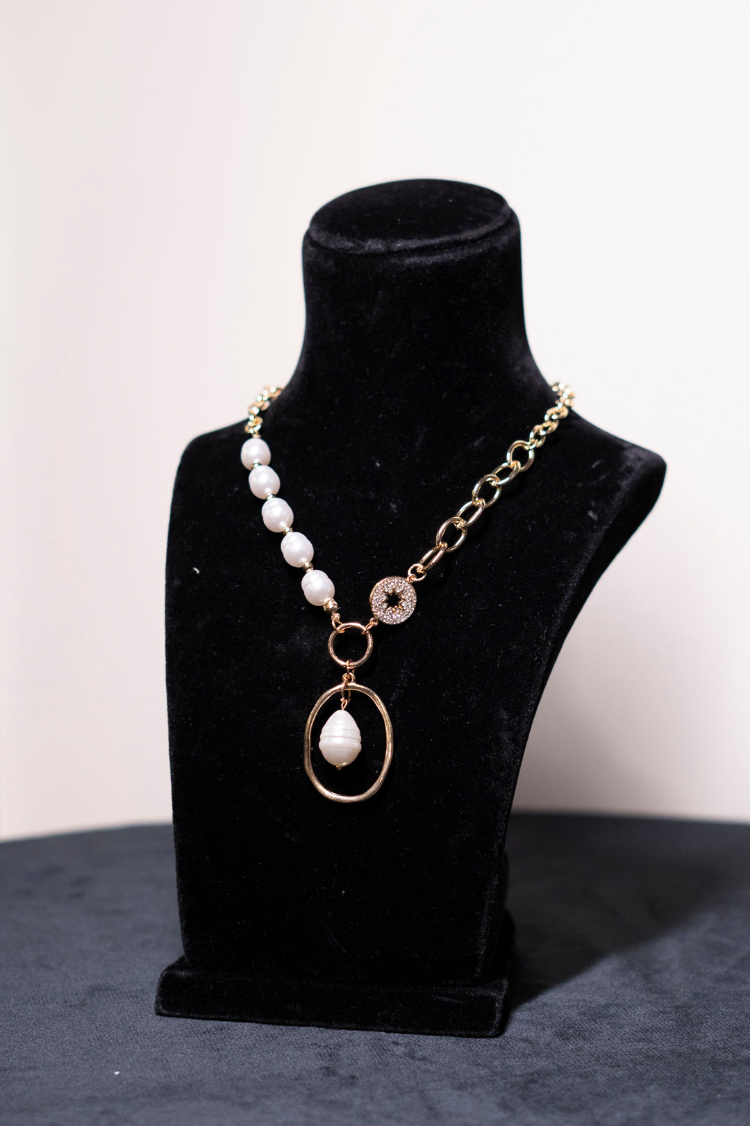 Coarlbeads Pearl Necklace