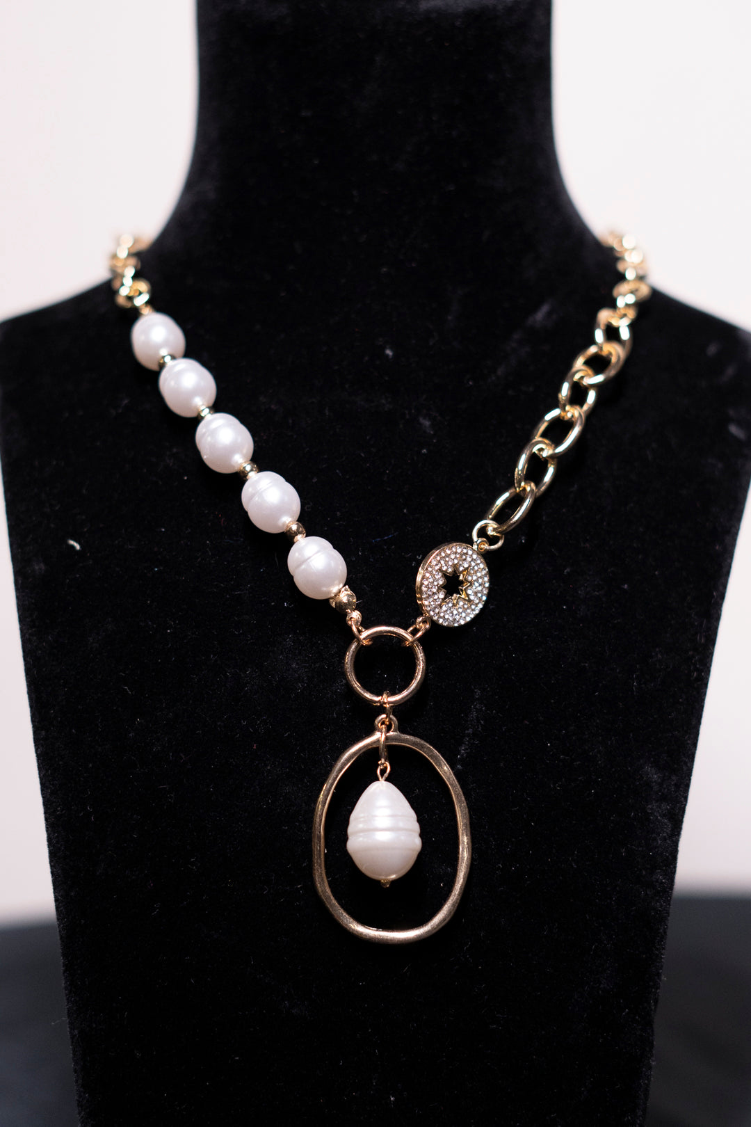Coarlbeads Pearl Necklace