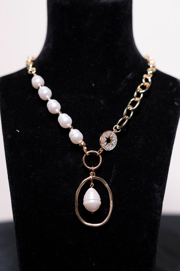 Coarlbeads Pearl Necklace