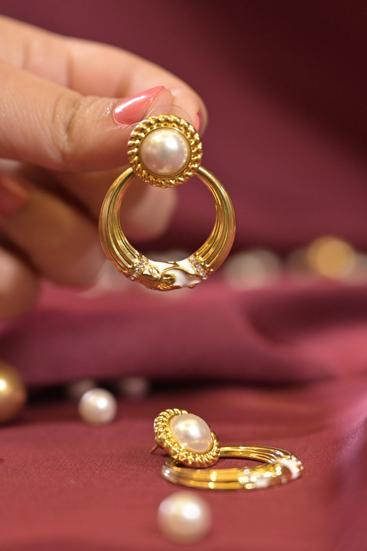 Gold Bloom Cicle Pearl Stud Earrings