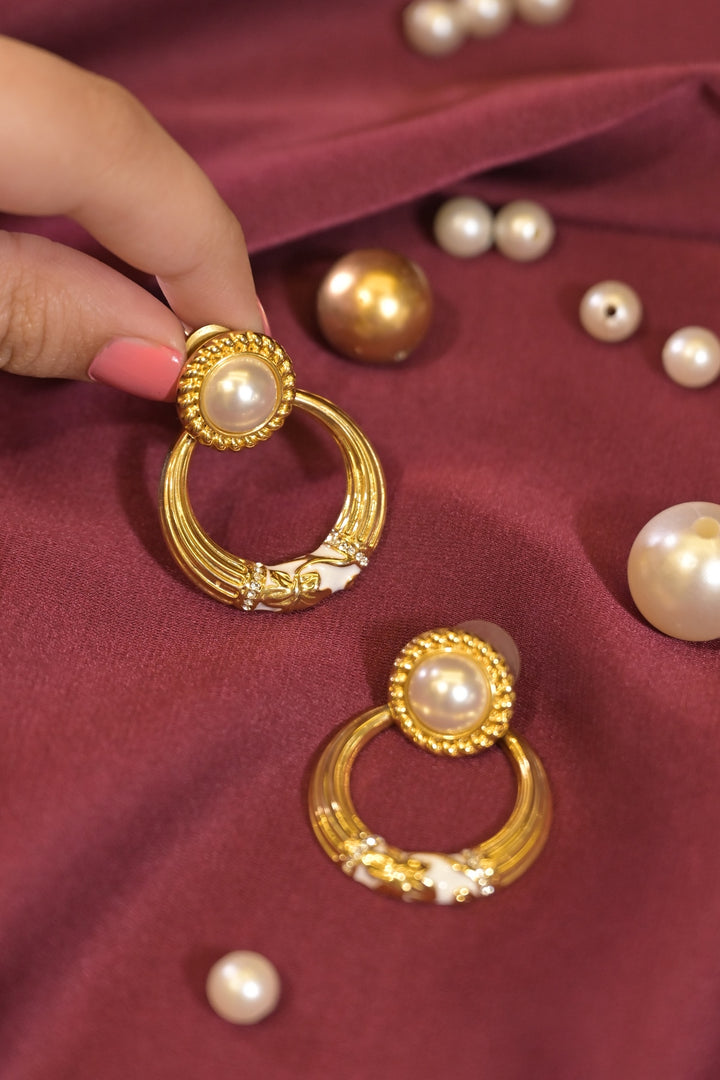 Gold Bloom Cicle Pearl Stud Earrings