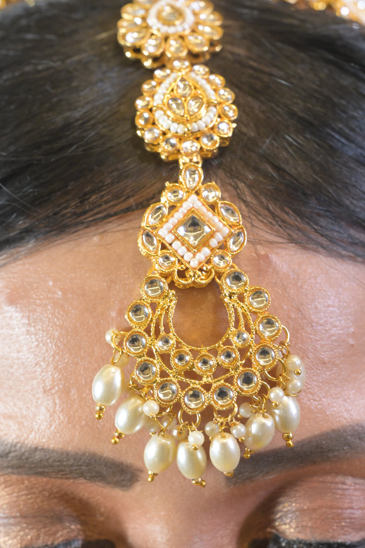 Pushpa Kundan Golden Headband With Maangtikka