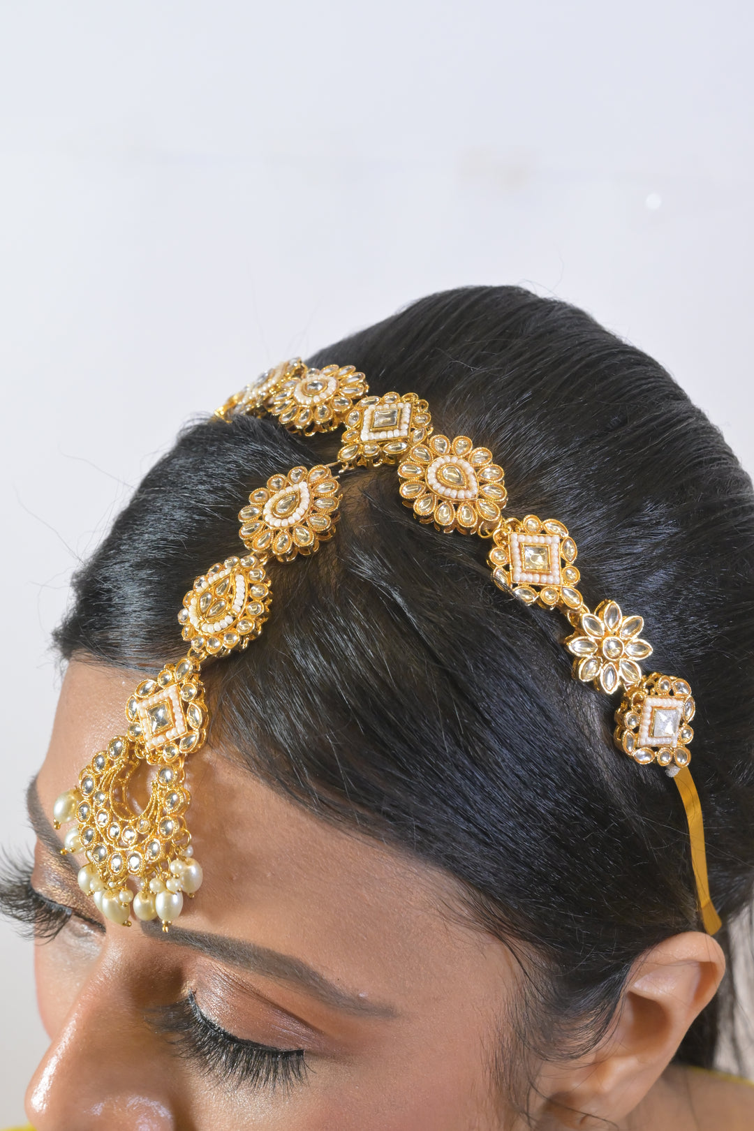 Pushpa Kundan Golden Headband With Maangtikka