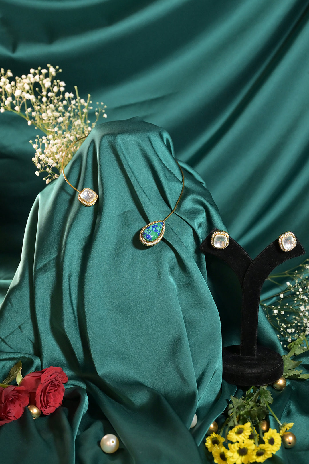 Vijaya Open Polki Western Chokar Necklace