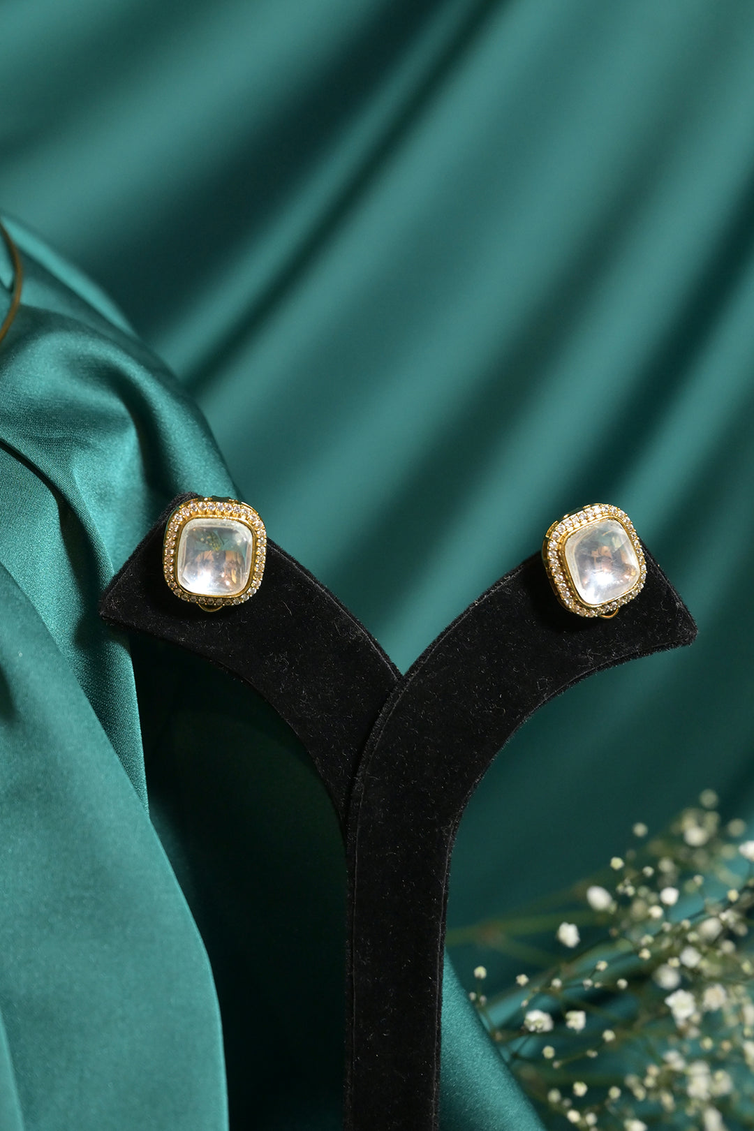 Vijaya Open Polki Western Chokar Necklace