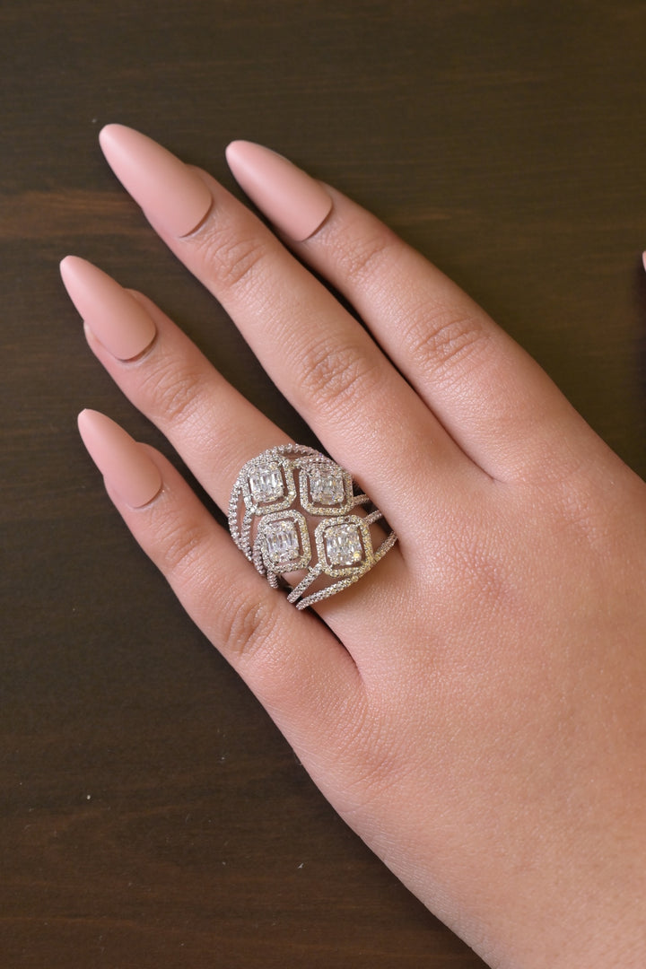 Majestic Solitaire Band Ring