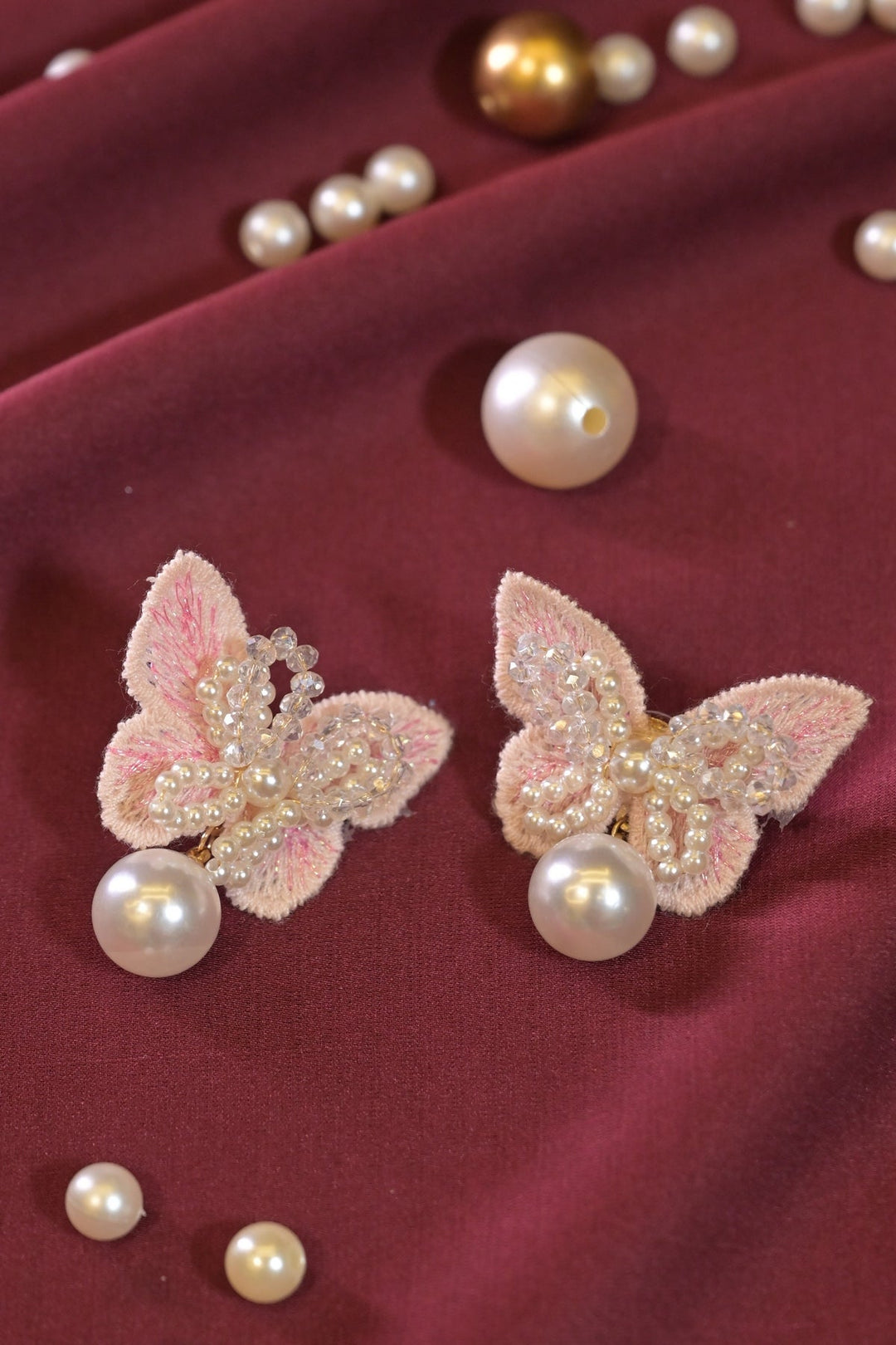 š Butterfly Pearl Drop Earrings (100% off)