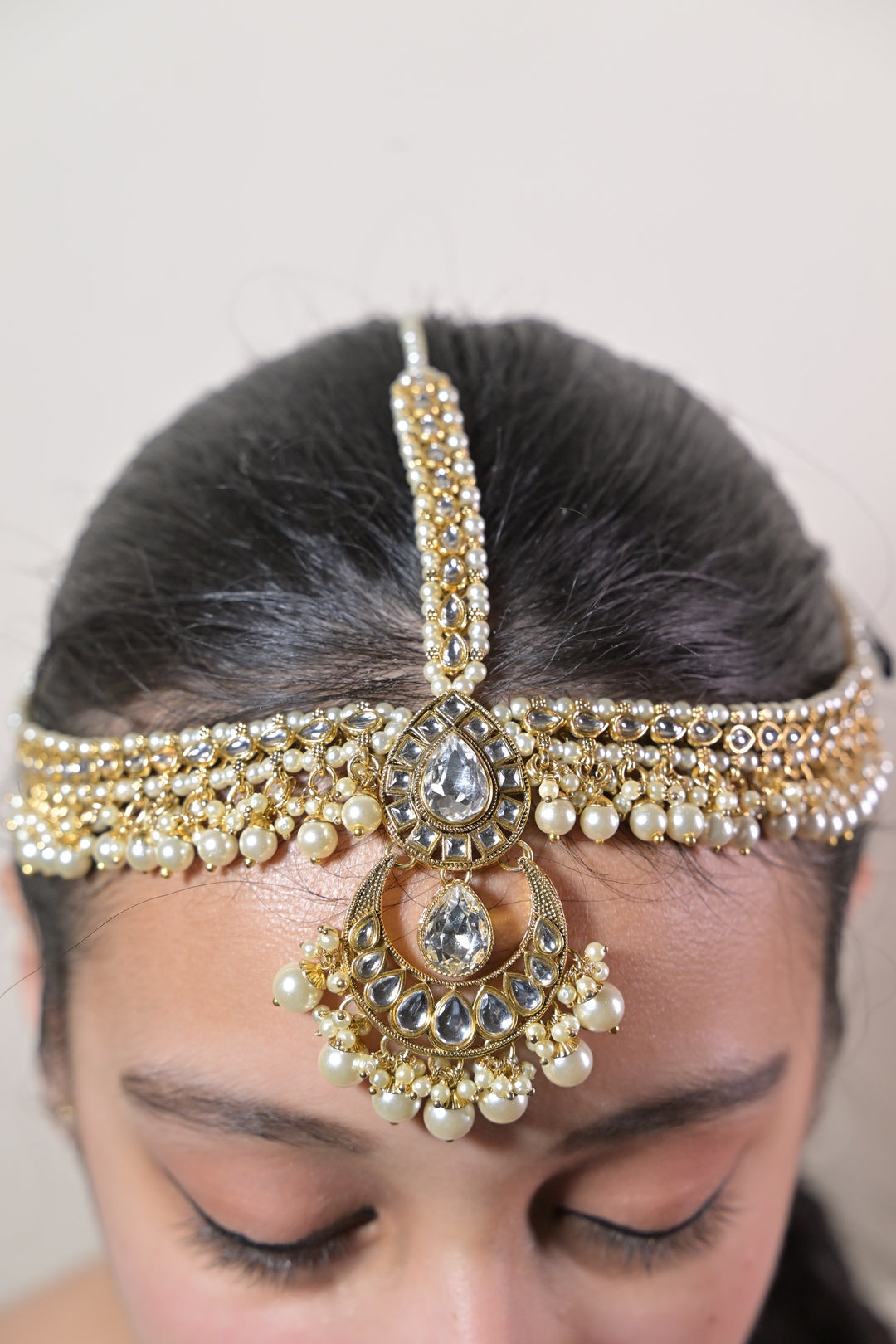 Pushpanjali Temple Bridal Maangtikka