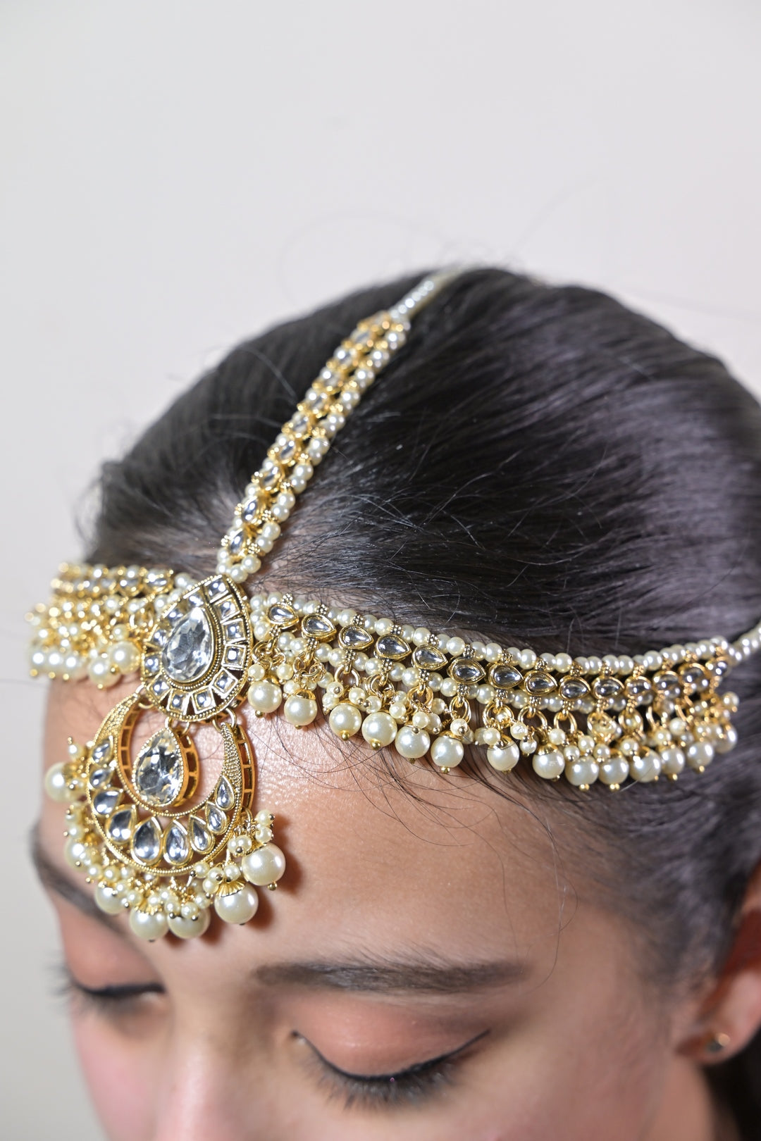 Pushpanjali Temple Bridal Maangtikka