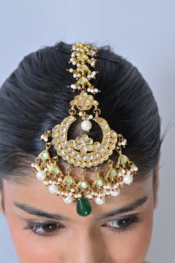 Chaandani Kundan Bridal Pearl Emerald Maangtika