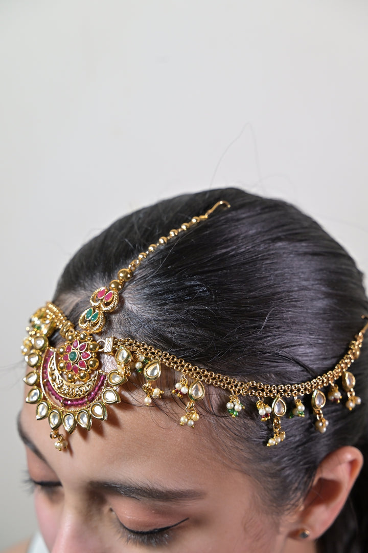 Radhey Temple Bridal Maangtikka