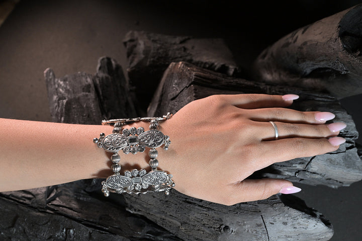 Madhavi Oxidised Silver Bangle