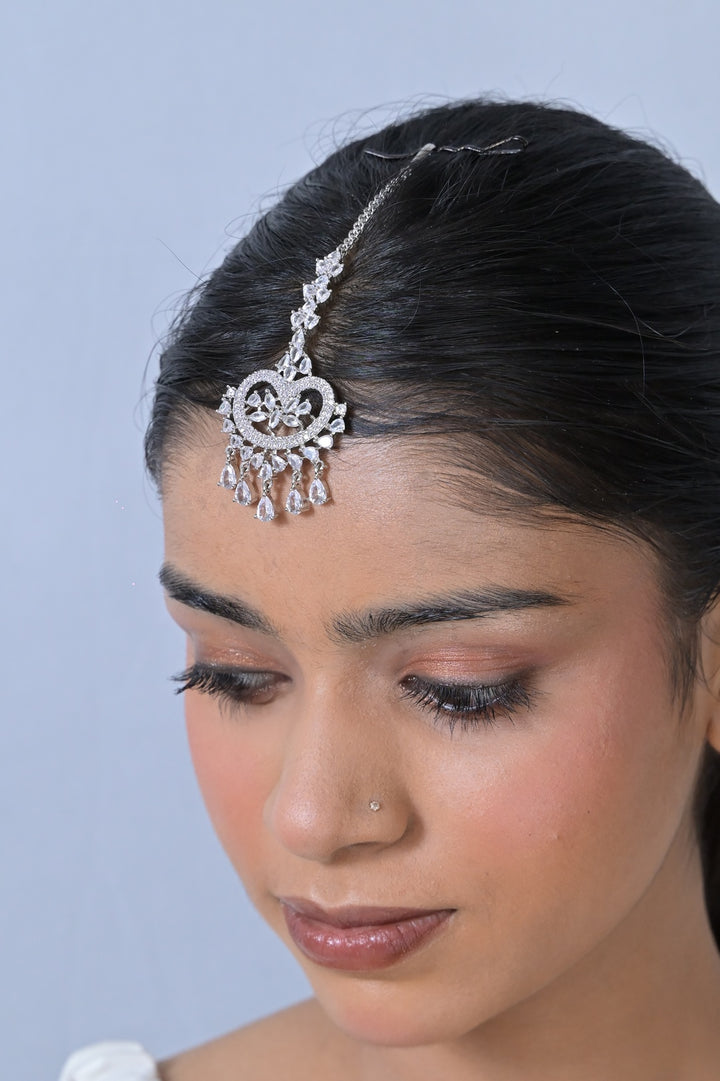 Ishira Cocktail Sleek Diamond Maangtika