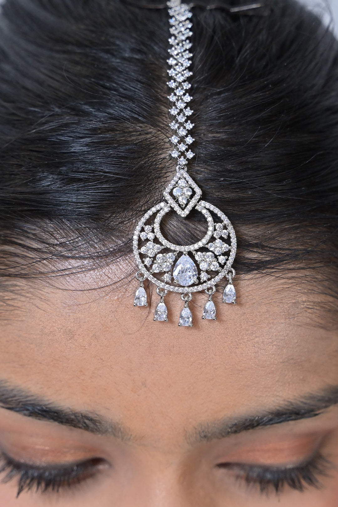 Sitara Cocktail Sleek Diamond Maangtika