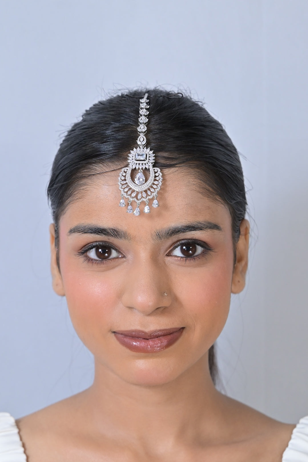 Adira Cocktail Sleek Diamond Maangtika