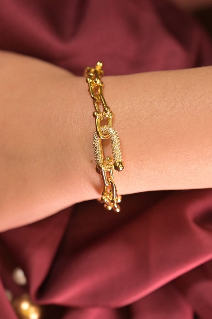 Dew Golden Link Fashion Bracelet