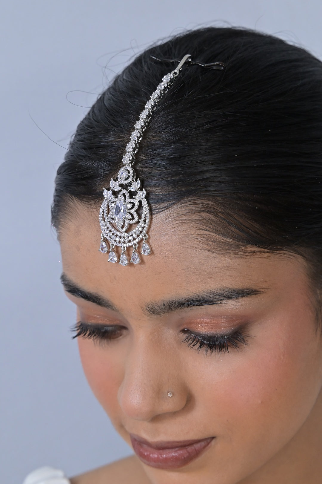 Aaradhya Cocktail Sleek Diamond Maangtika