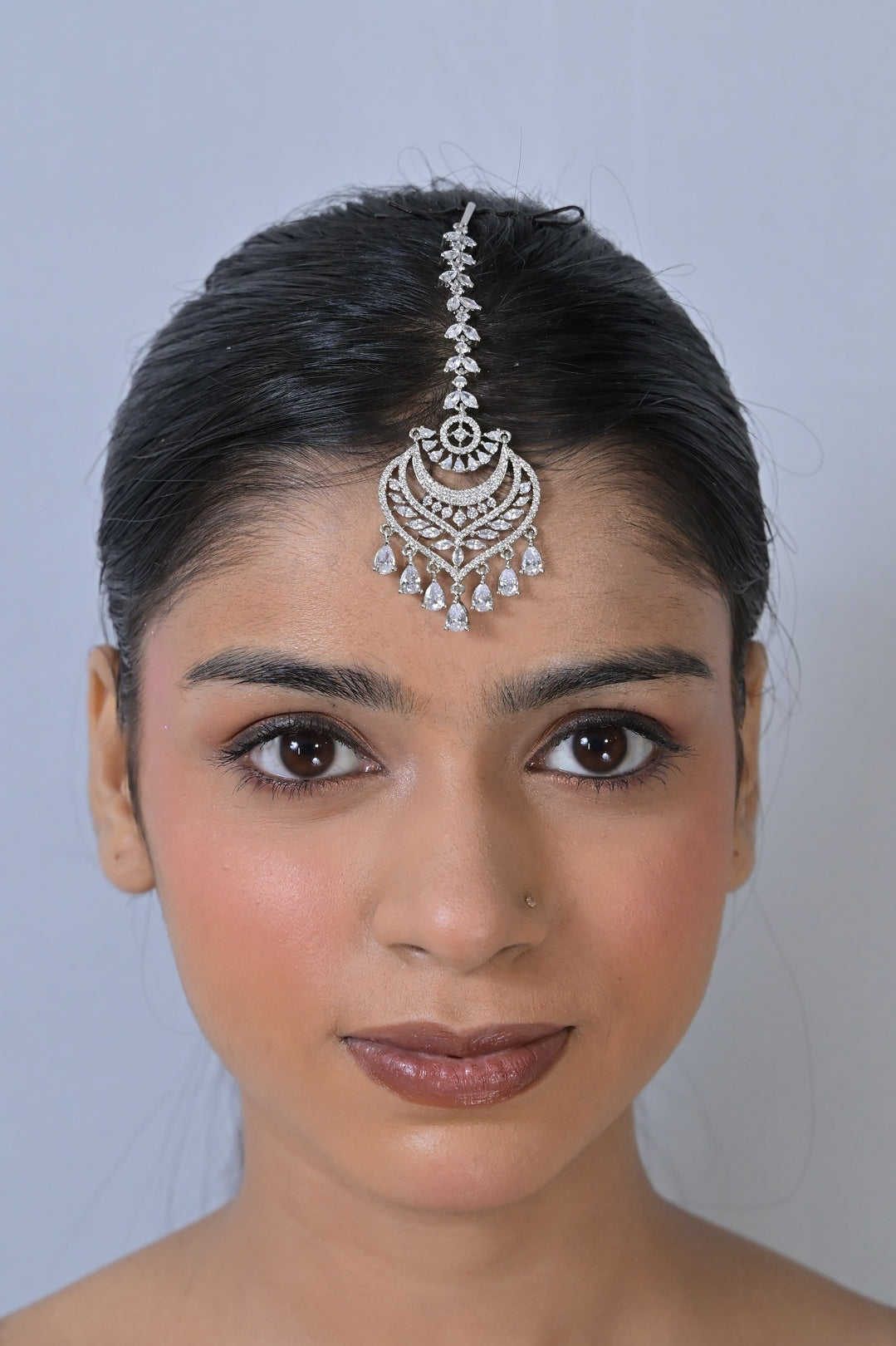 Devika Cocktail Sleek Diamond Maangtika