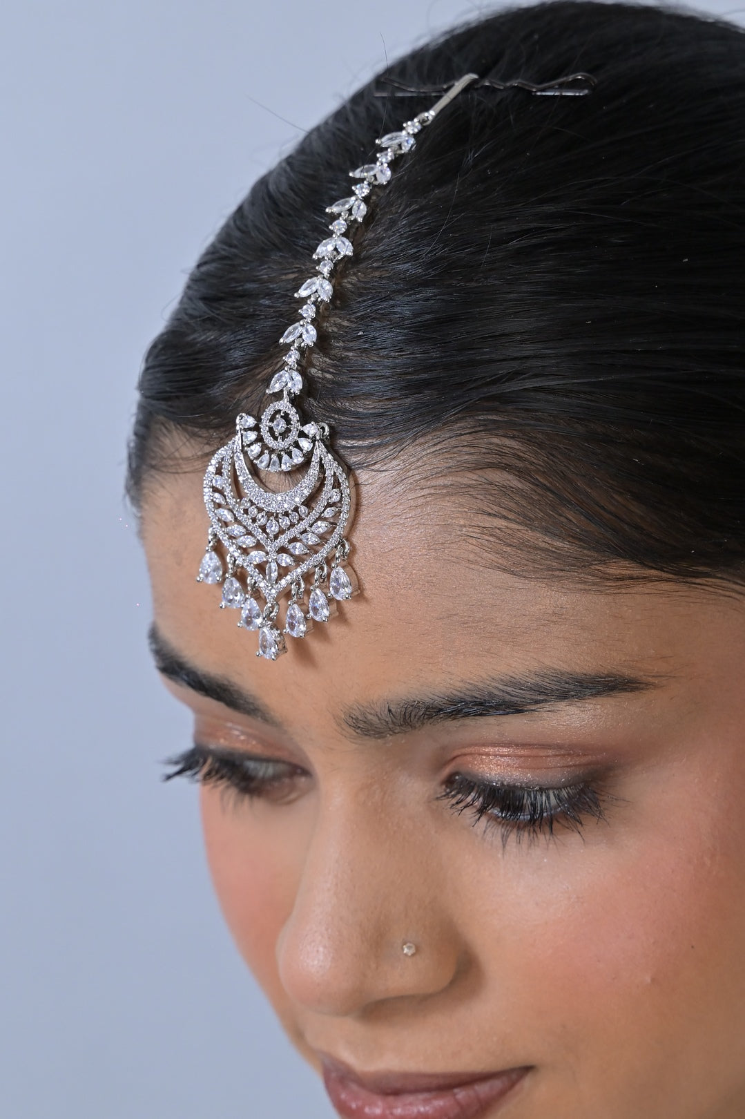 Devika Cocktail Sleek Diamond Maangtika