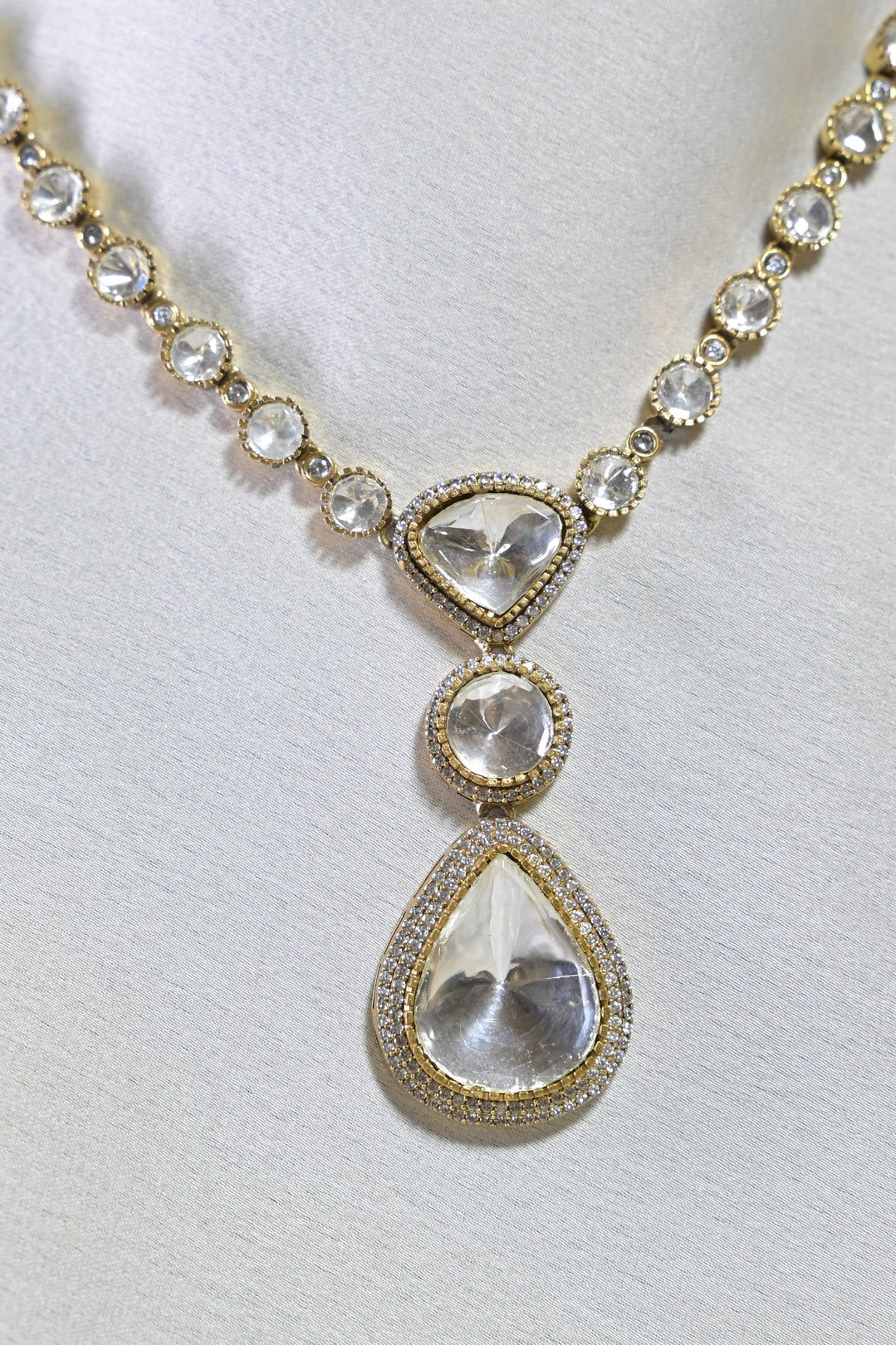 Nizami Golden Lightweight Polki String Necklace