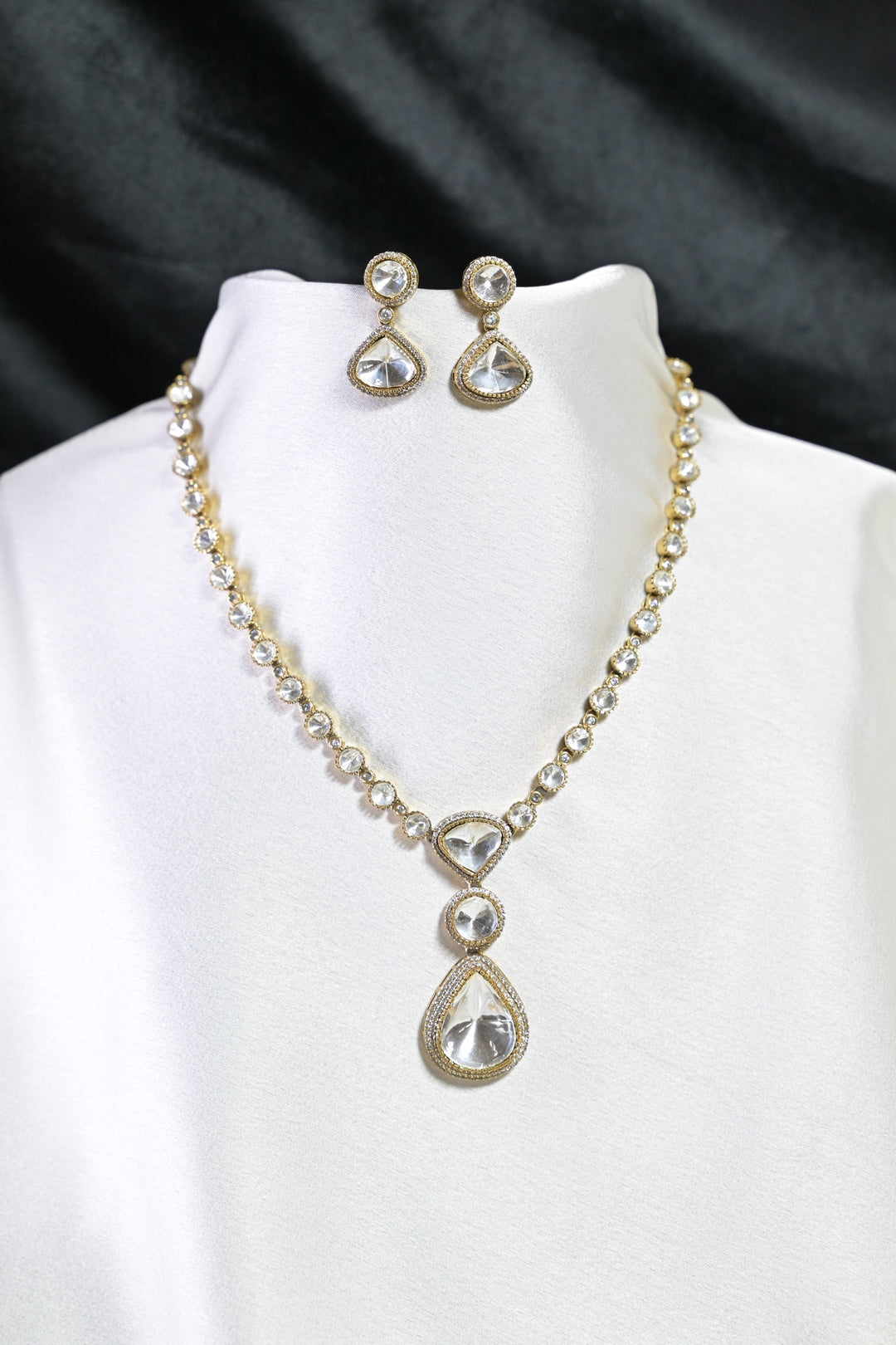 Nizami Golden Lightweight Polki String Necklace