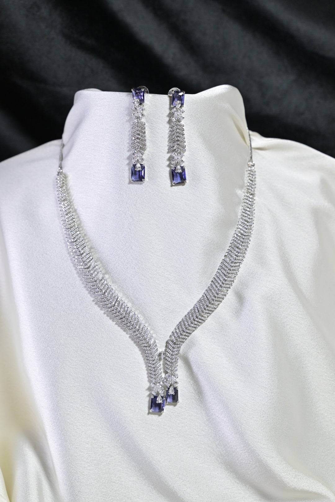 Neelkamal Blue Sapphire Diamond Cocktail Necklace