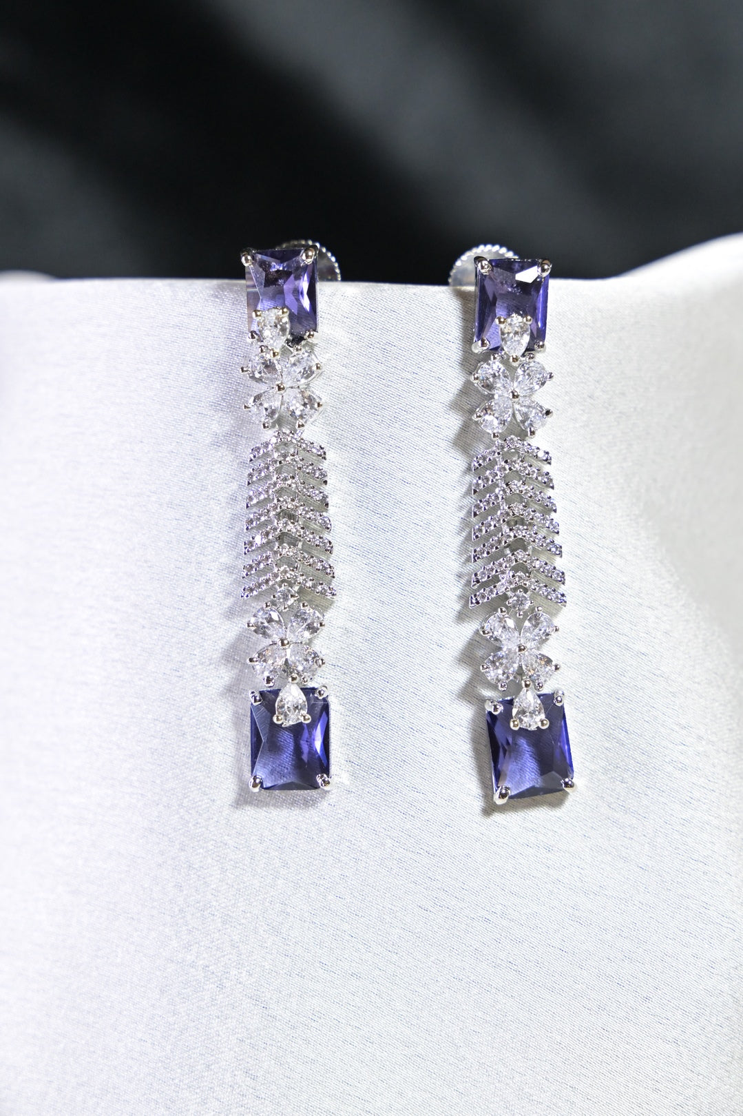 Neelkamal Blue Sapphire Diamond Cocktail Necklace