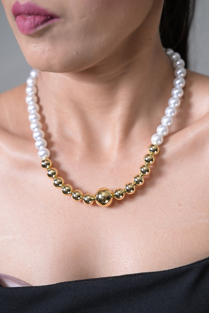 Pearl Beaded Short Necklace