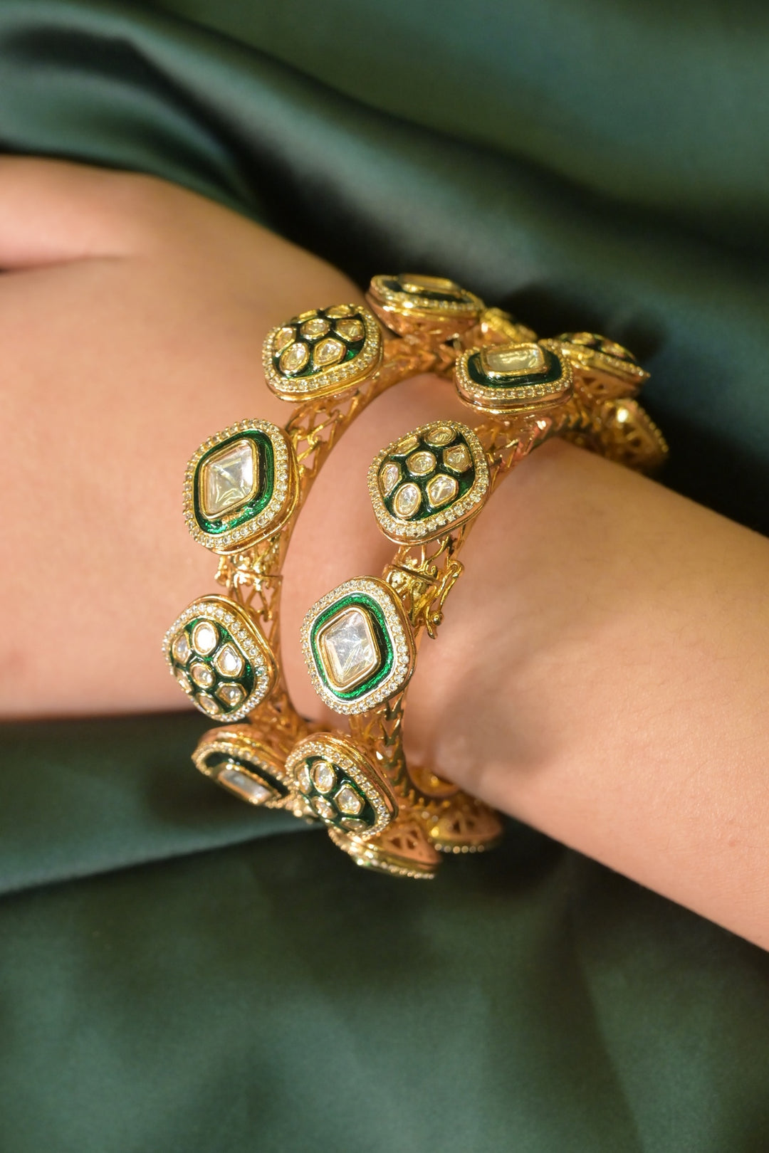 Alpa Emerald Green Polki Bridal  Bangle