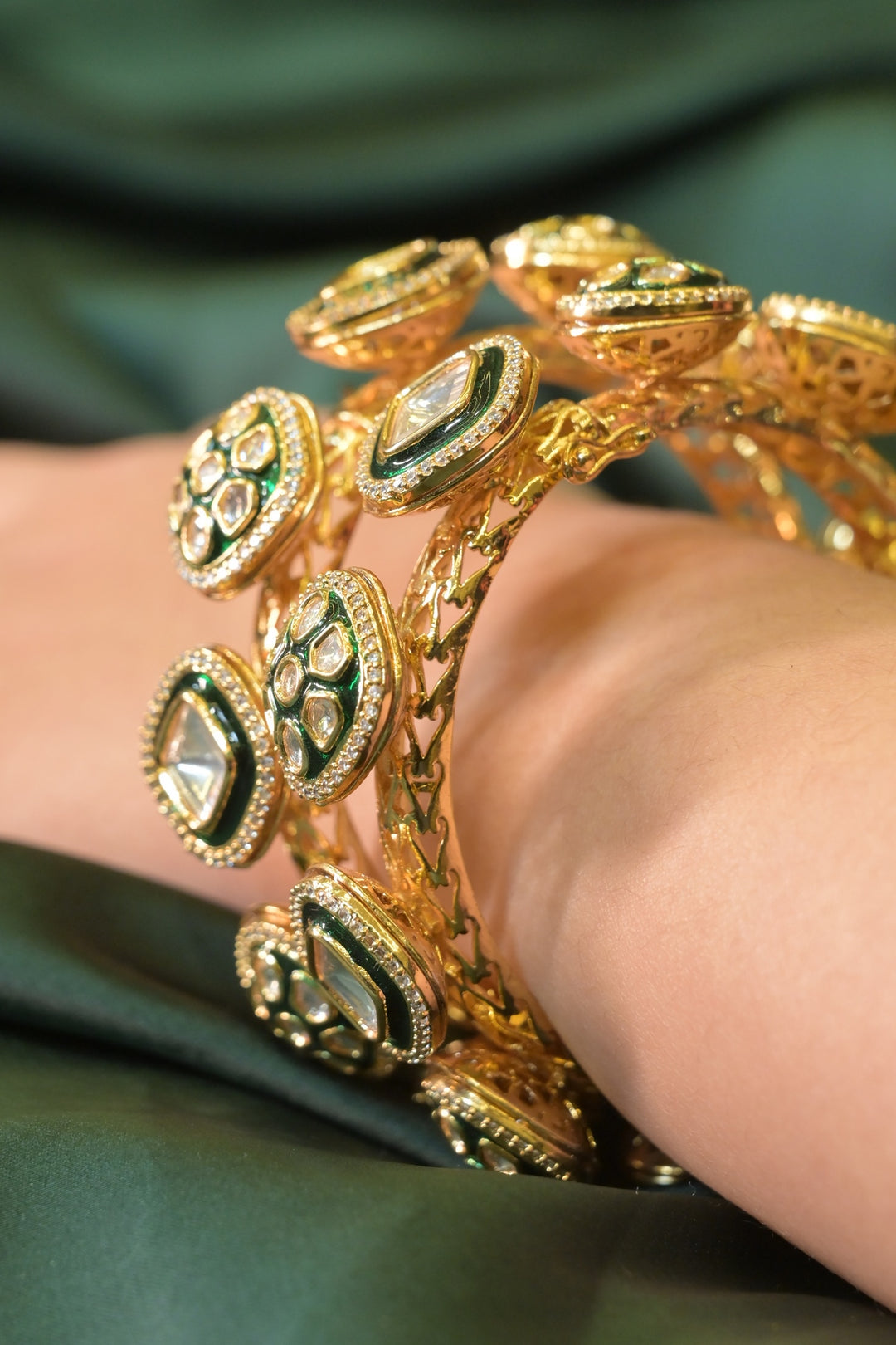 Alpa Emerald Green Polki Bridal  Bangle