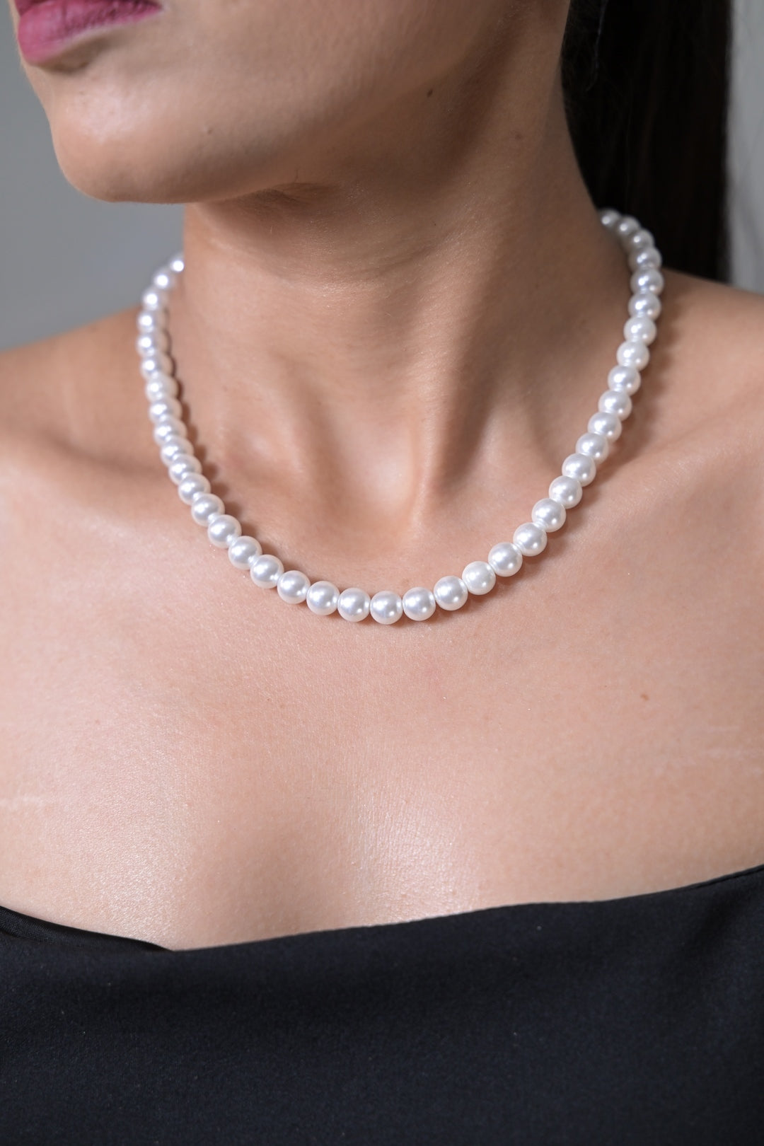 Classic Pearl Short Mala Necklace