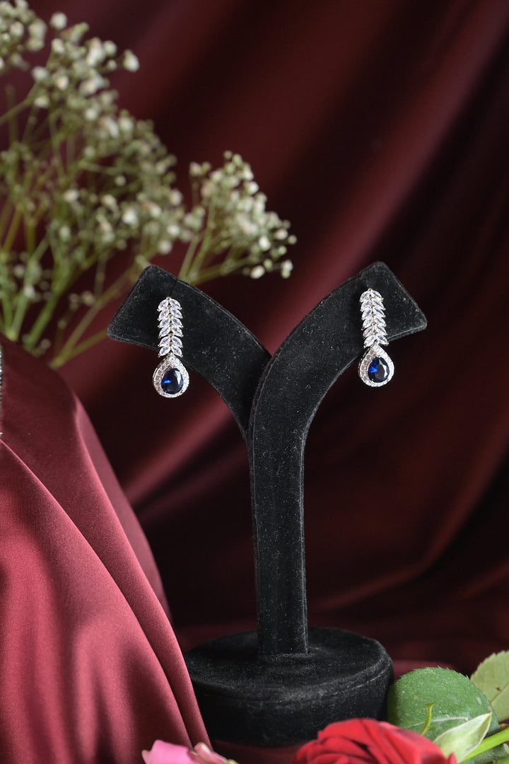 Victoria Crisscross Diamond Pendant Necklace