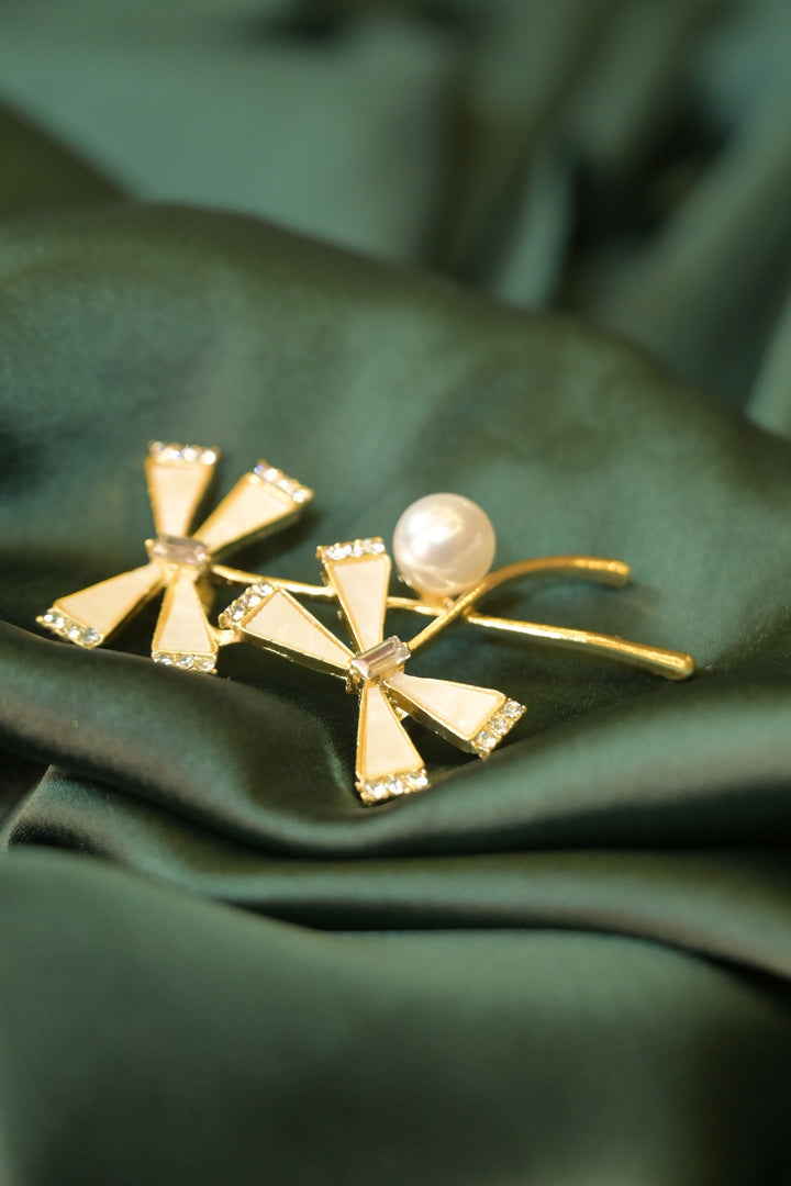 Glam Bow White Pearl Brooch