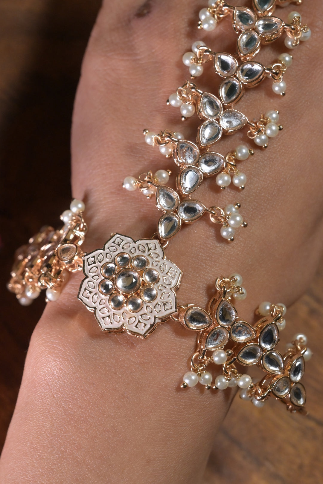 Maitreyi Kundan Flower Hathfools