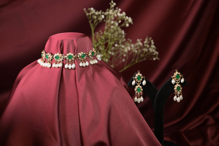 Vinita Jadau Awadhi Chokar Pearl Drop Necklace