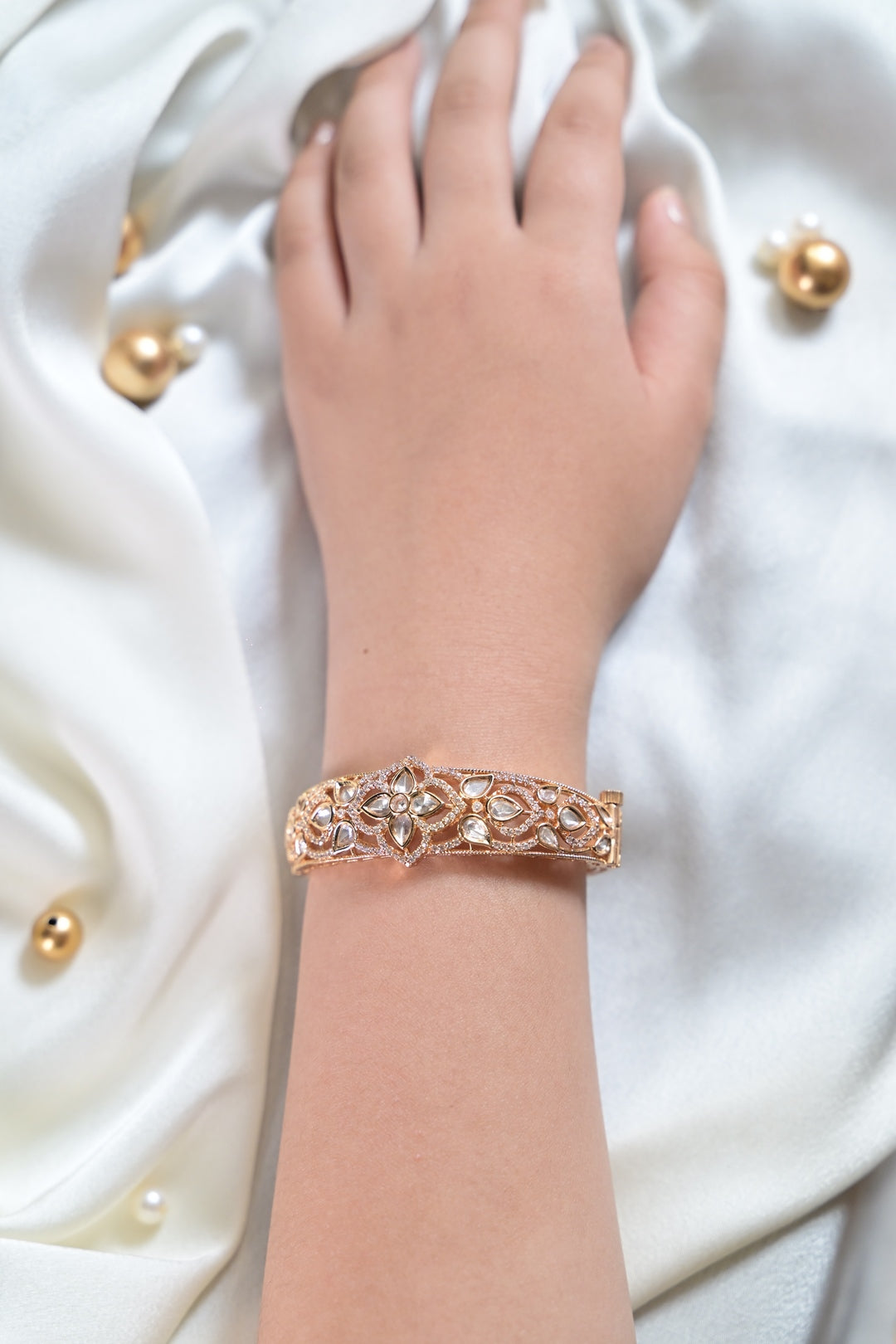 Mahadevi Rajasthani Golden Band Polki Bracelet