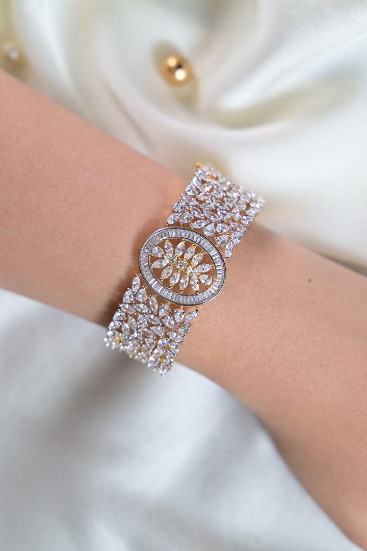 Swanlight AD Golden Cocktail Bracelet