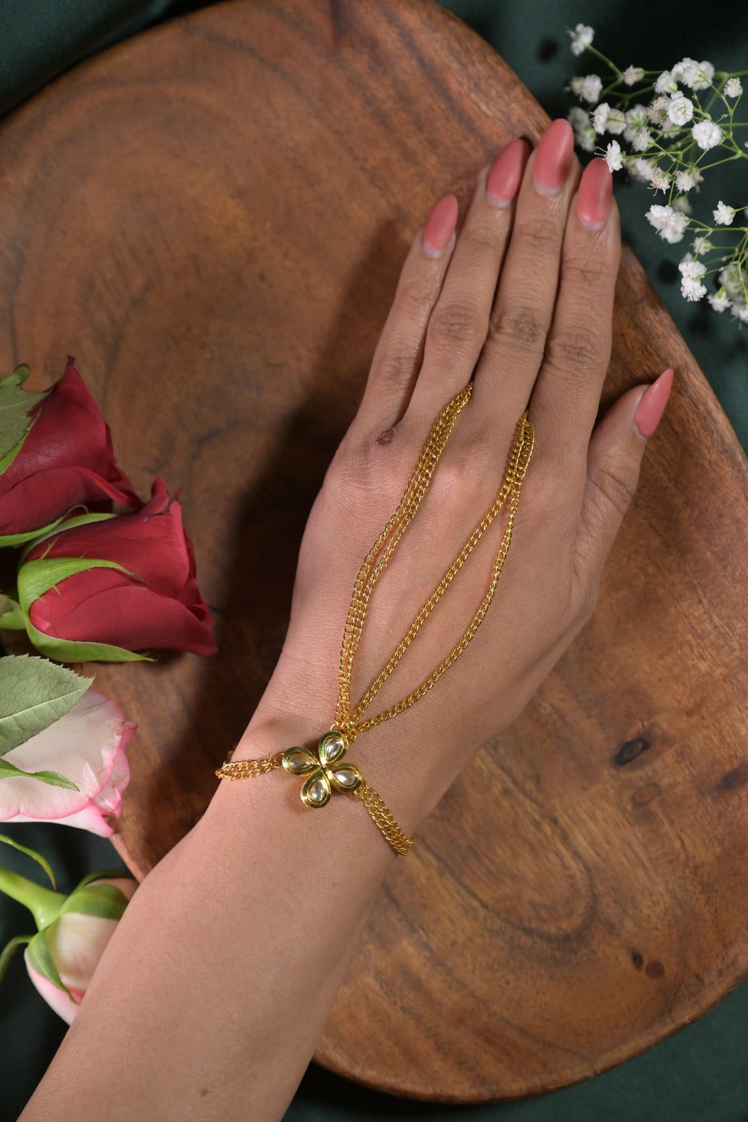 Gulshan Sleek Gold Kundan Hathfools