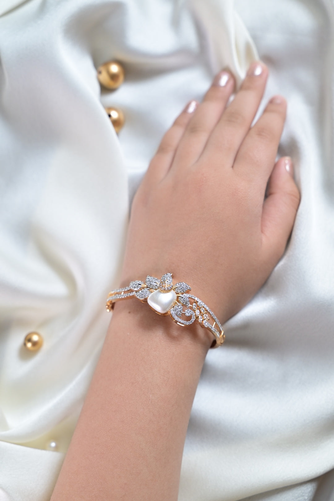 Mystic Pearl Bow AD Cocktail Bracelet