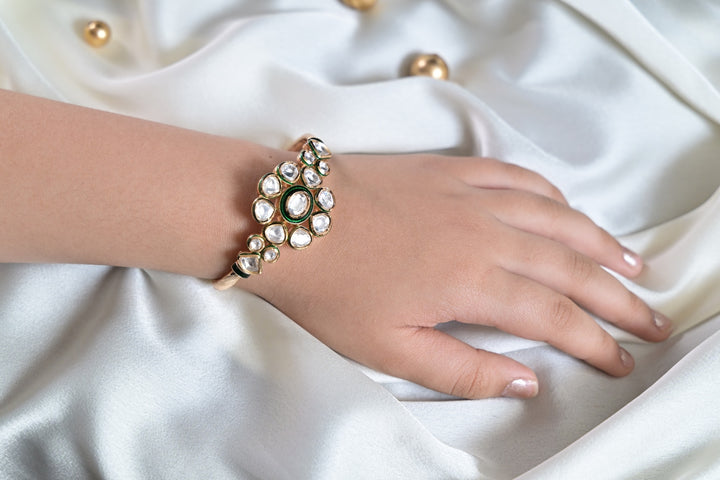 Meekha Flower Polki Oxidized Bracelet