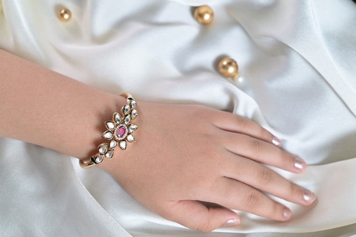 Sati Oxidized Mehndi Flower Polki Bracelet