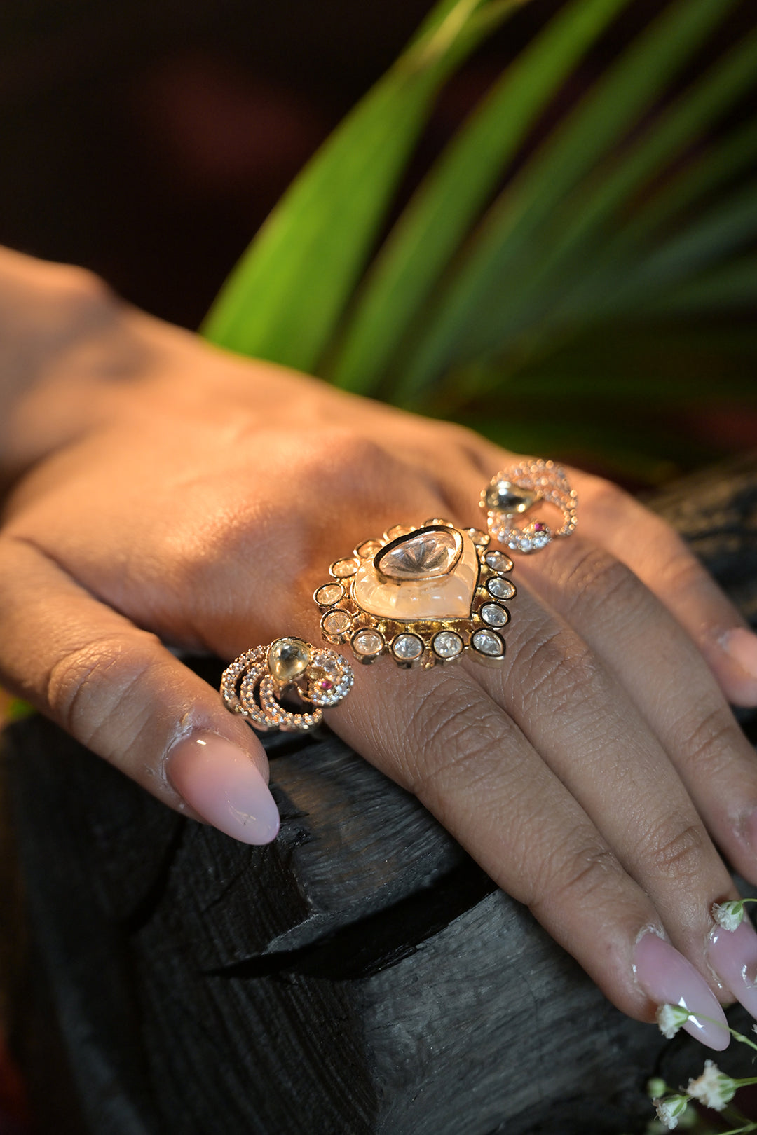 Maharani Vidushi Mehndi Three Finger Polki Ring