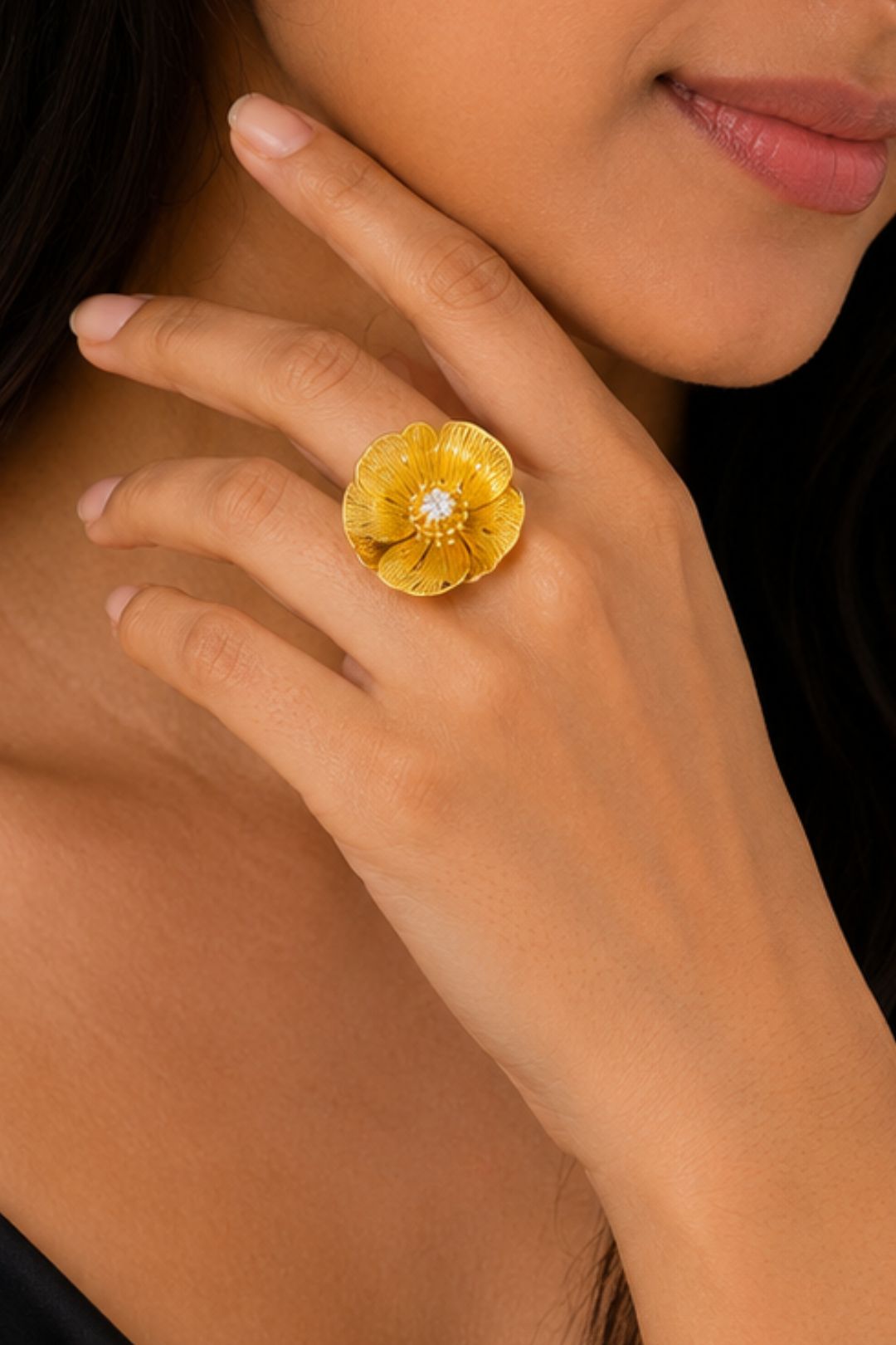 Divaa Golden Bling Flower Ring