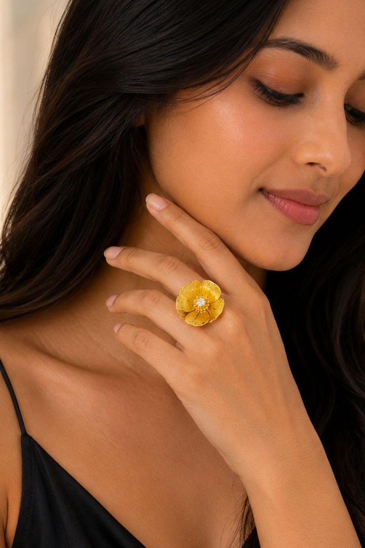 Divaa Golden Bling Flower Ring