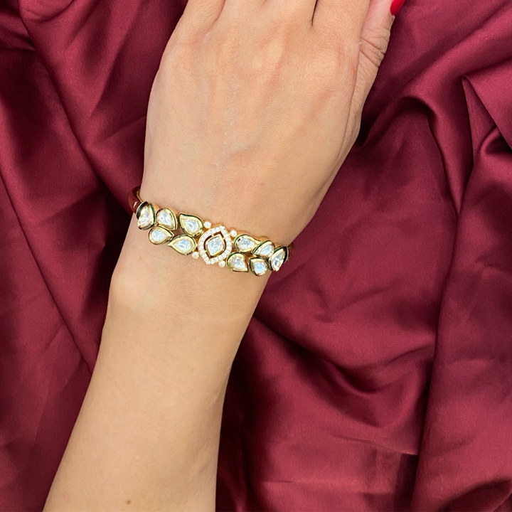 Ragini Ethnic Gemstone Sleek Polki Bracelet